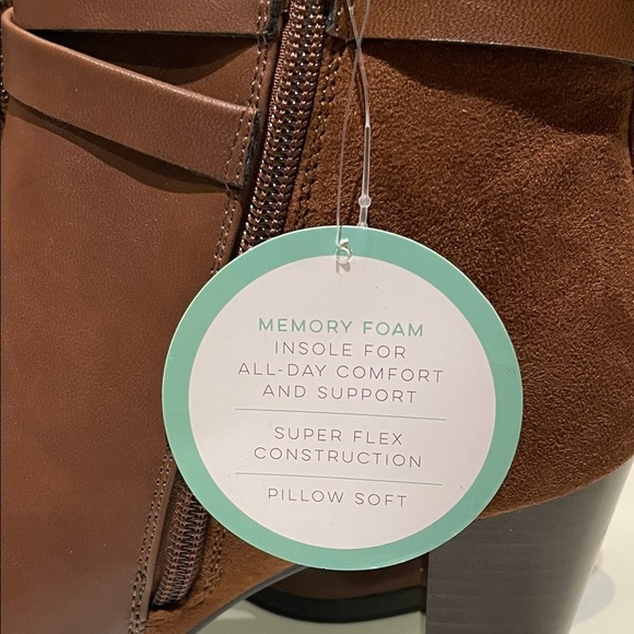 *NEW* Andrew Geller Ankle Booties - Picture 11 of 15